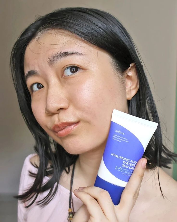 Isntree - Hyaluronic Acid Watery Sun Gel